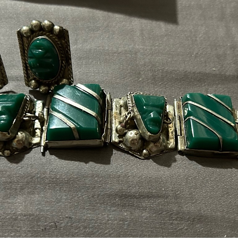 Vintage Hand Carves Green Onyx